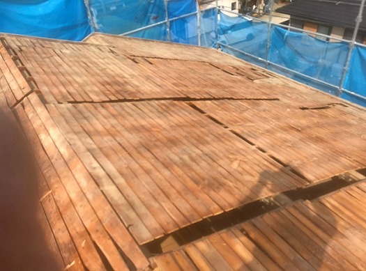 加古川市の葺き替えであらわになったバラ板